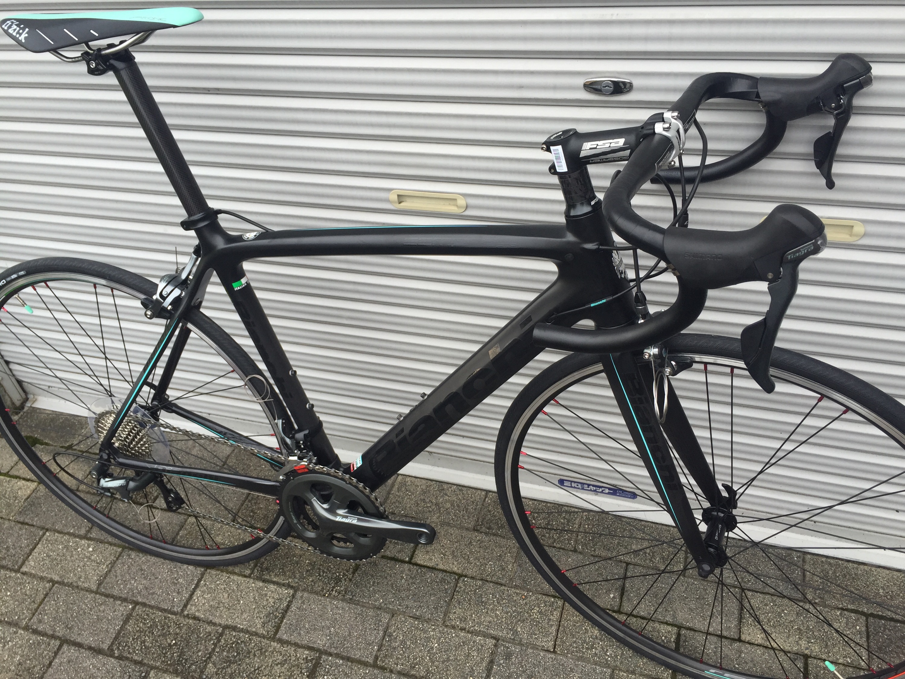 Bianchi SEMPRE PRO 2016.ロードレーシングモデル入荷 !! | Climb