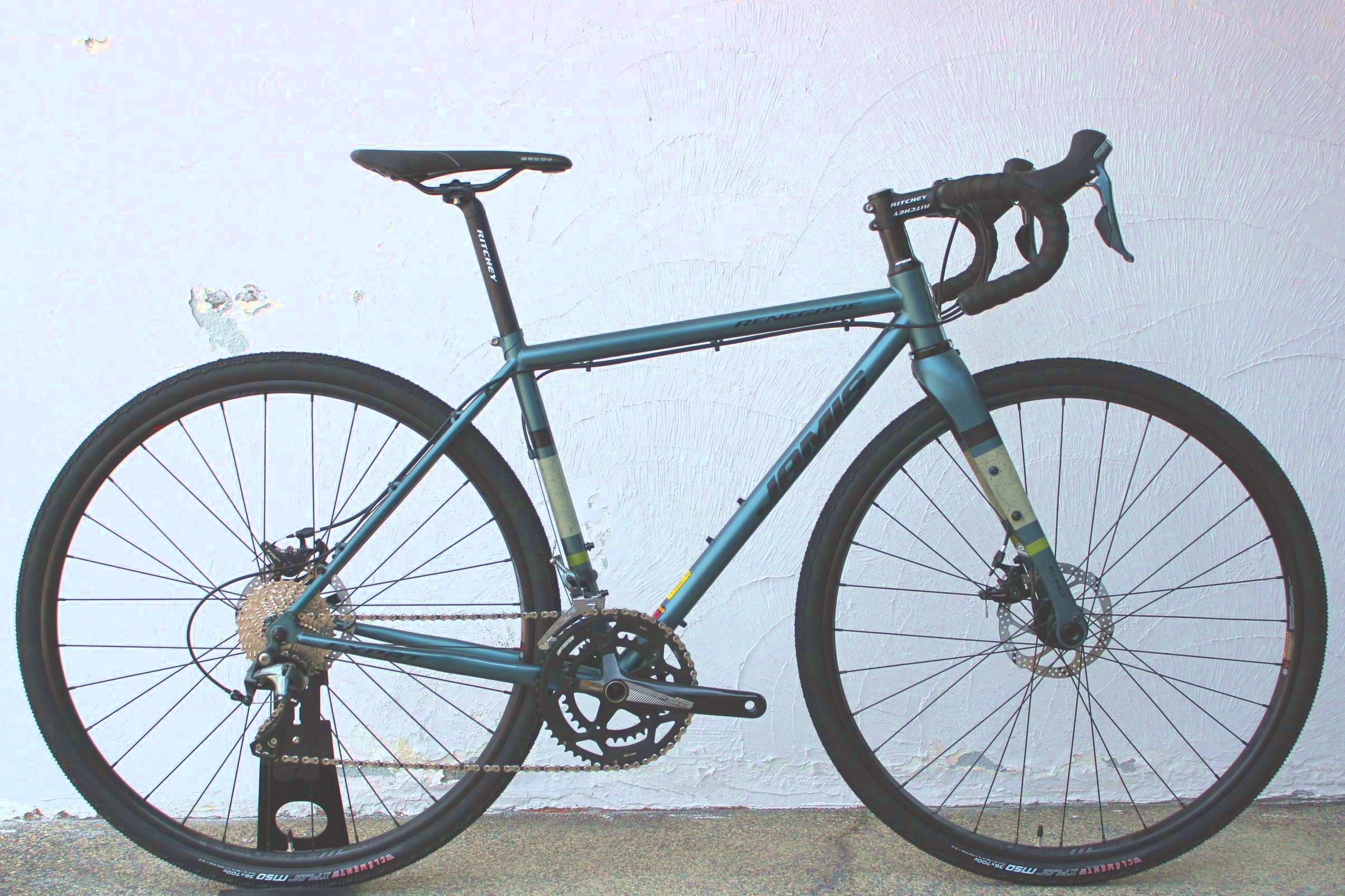 未舗装路へようこそ。JAMISのグラベルロード「RENEGADE EXPAT