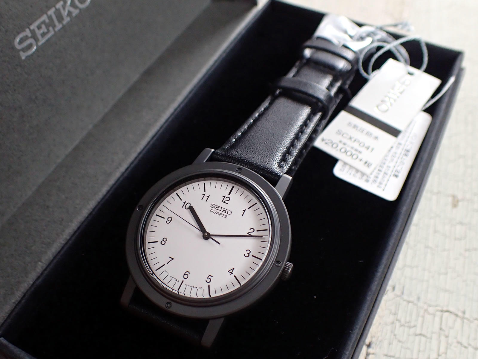 たまにはクォーツ - スティーブ・ジョブズも愛用したミニマルな腕時計