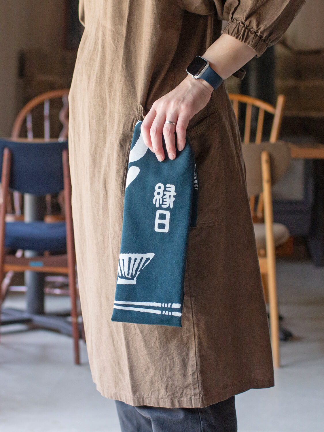 漆染の割烹着(KAPPOGI)