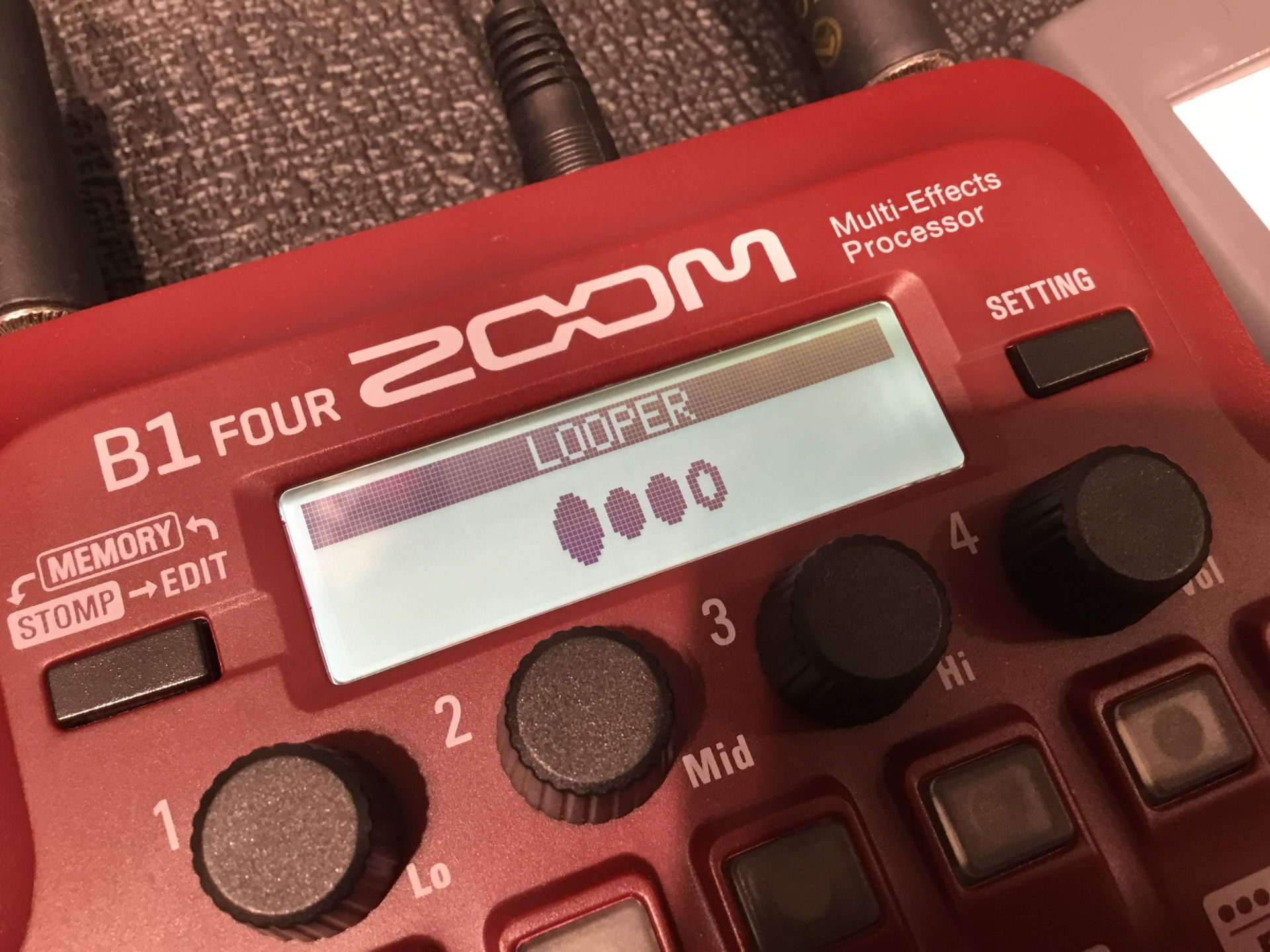 B1 FOUR/B1X FOUR！ ZOOMの新マルチを弾いてみましたっ！！｜島村楽器