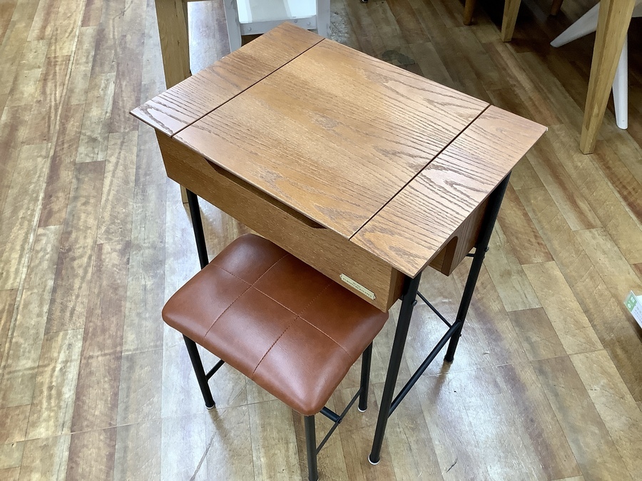 niko and  FURNITURE & SUPPLY（ニコアンド）1面ドレッサー買取入荷