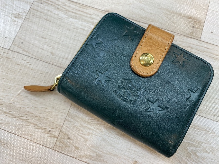日本限定品！！】IL BISONTE (イルビゾンテ)の二つ折り財布が入荷しま