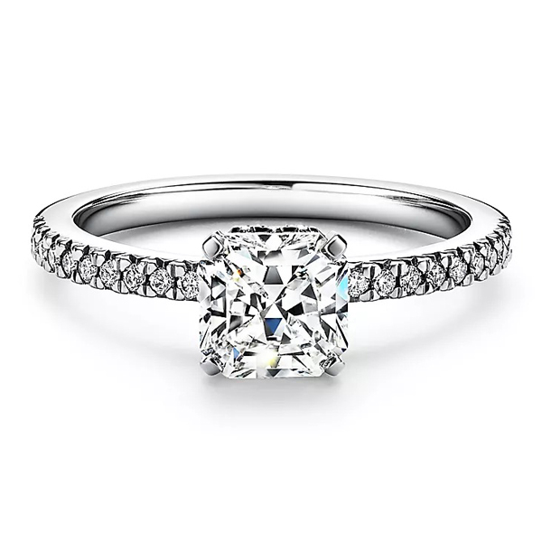 ティファニー トゥルー エンゲージメント リング ダイヤモンド