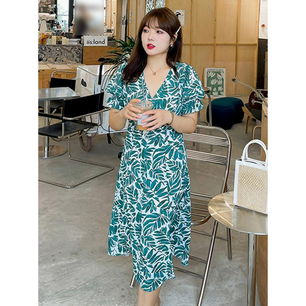 リゾートにオススメ！ボタニカルプリント半袖ワンピース 大きいサイズ