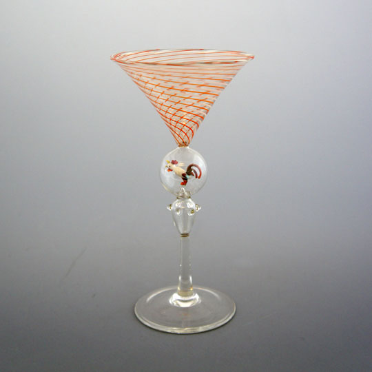 ビミニグラスワインまたはカクテルグラス赤のニワトリ ビミニ