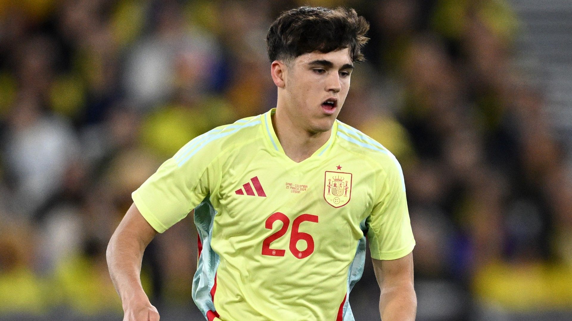 スペイン代表史上最年少DFとなった17歳クバルシ「とても誇りに思う