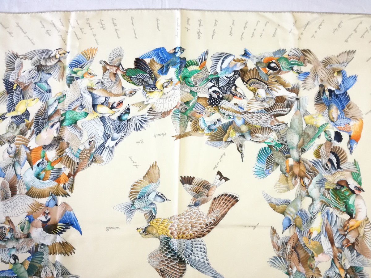 Hermes エルメス カレ鳥デザイン シルクスカーフ90 箱付き