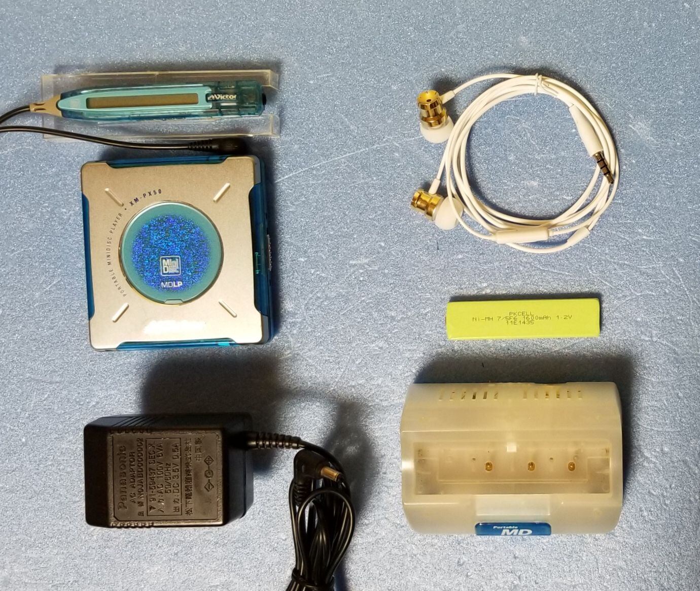 ファイナルファンタジー ポータブルMDプレーヤー XM-PX3K0 51B-9j6cugL.jpg