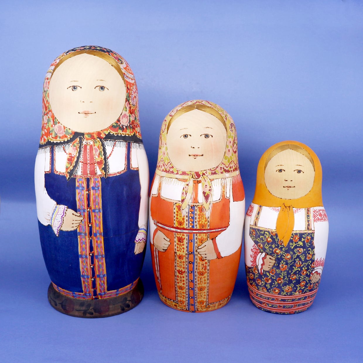 マリア・ドミトリエワ作 マトリョーシカ 15個型 | GINZA HAKKO 木の香