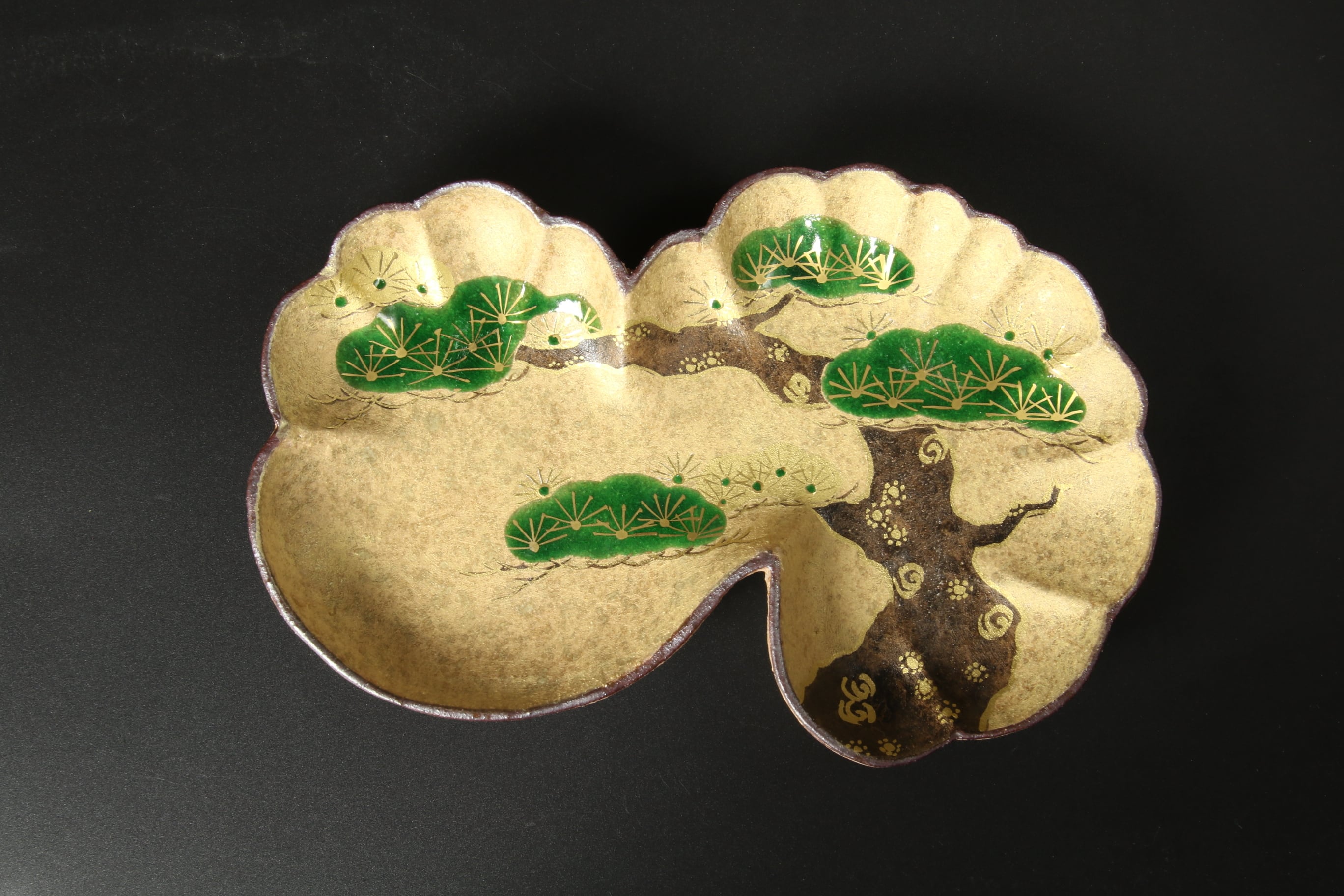 乾山写し 松絵 ひか 乾山写雪松向付 TKD020320B | 陶花堂