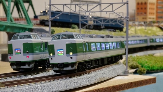 189系 グレードアップあさまと小窓編成 ちゃんと比較 - ビスタ模型鉄道