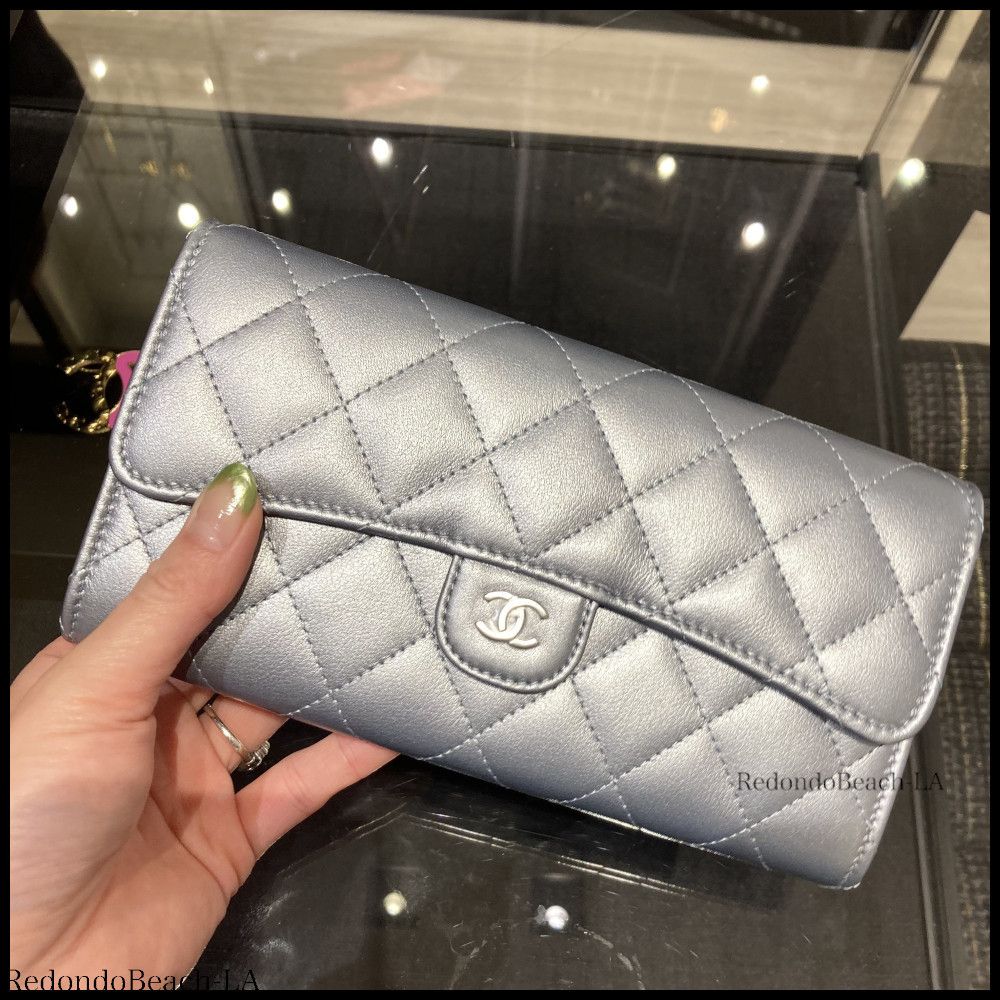 激レア】シルバーの上質な輝き☆CHANEL☆長財布☆数量僅か (CHANEL/長