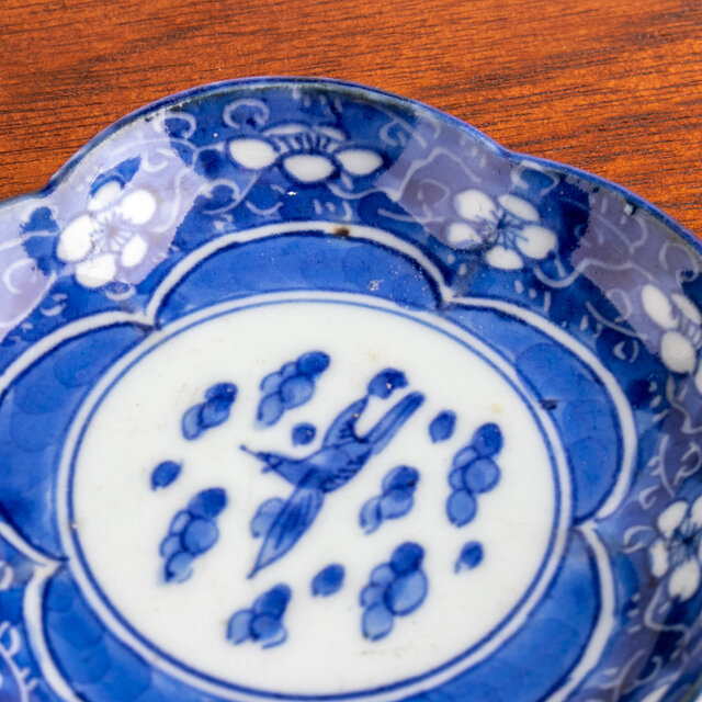 古伊万里 染付白抜き花鳥文輪花小皿 江戸後期 E1710B | iichi 日々の