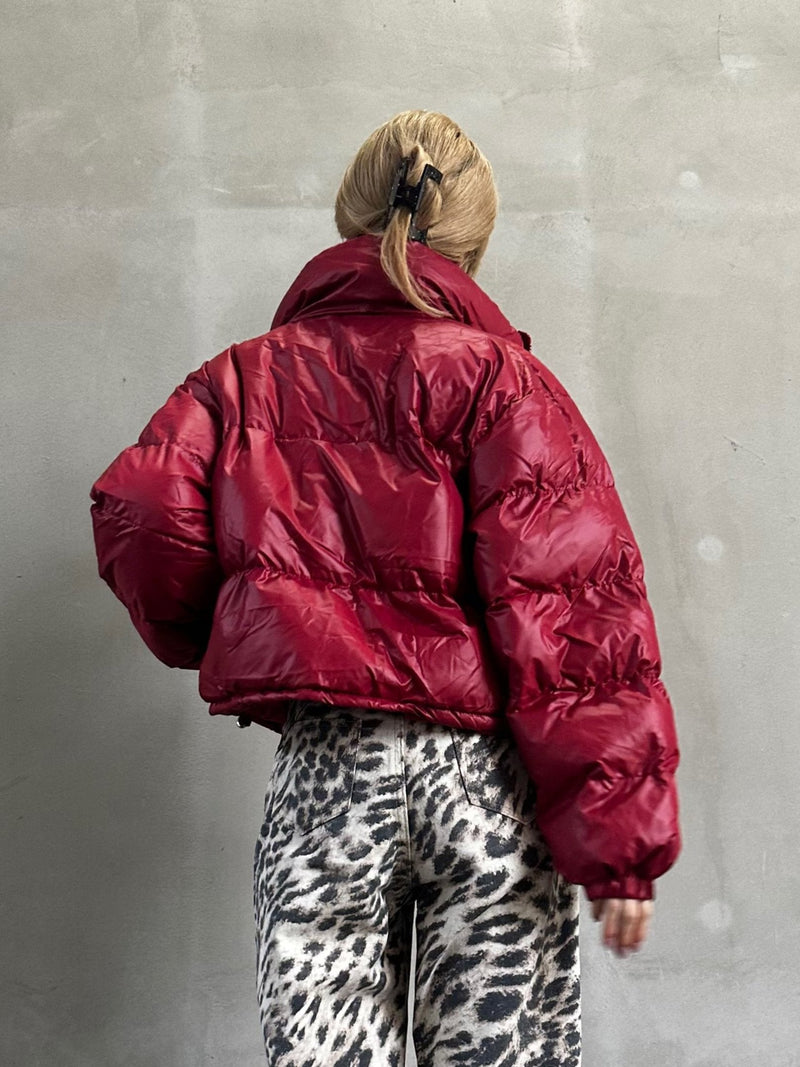 ボリュームレッドダウンジャケット DPB26465 – CRAMMY