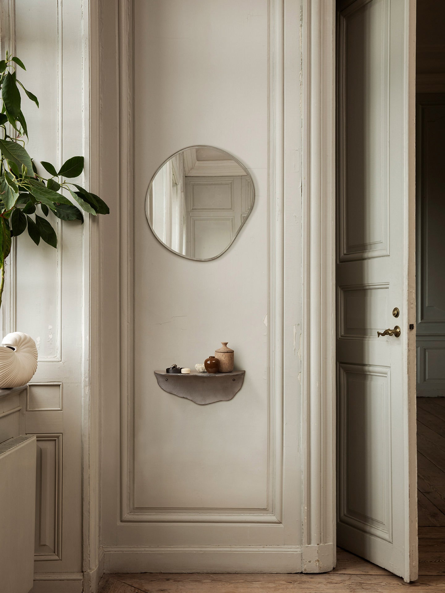 Small Pond mirror in organic shape | Available in several variants