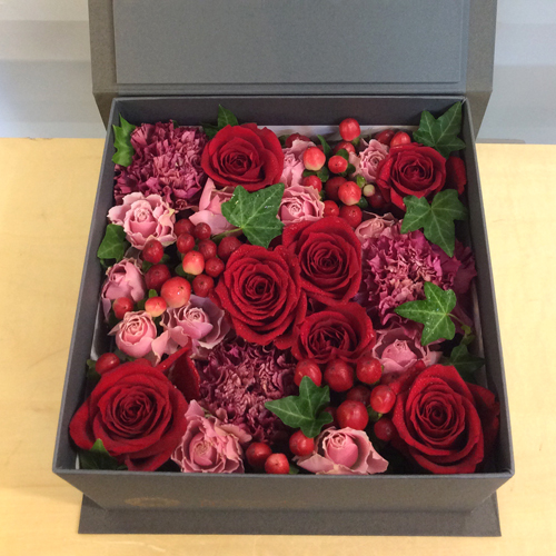 季節のおまかせBOXアレンジメント【ご予算・花色指定可】｜青山花茂本店