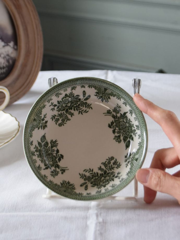 英国バーレイ社の食器、グリーンアジアティックフェザンツのフルーツ