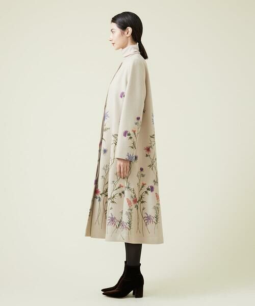 フラワー刺繍ノーカラーウールコート （その他アウター）｜Sybilla