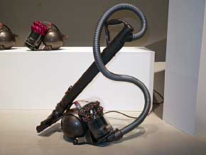 ダイソンが新型キャニスター掃除機「DC63」を発表――2層のサイクロンで