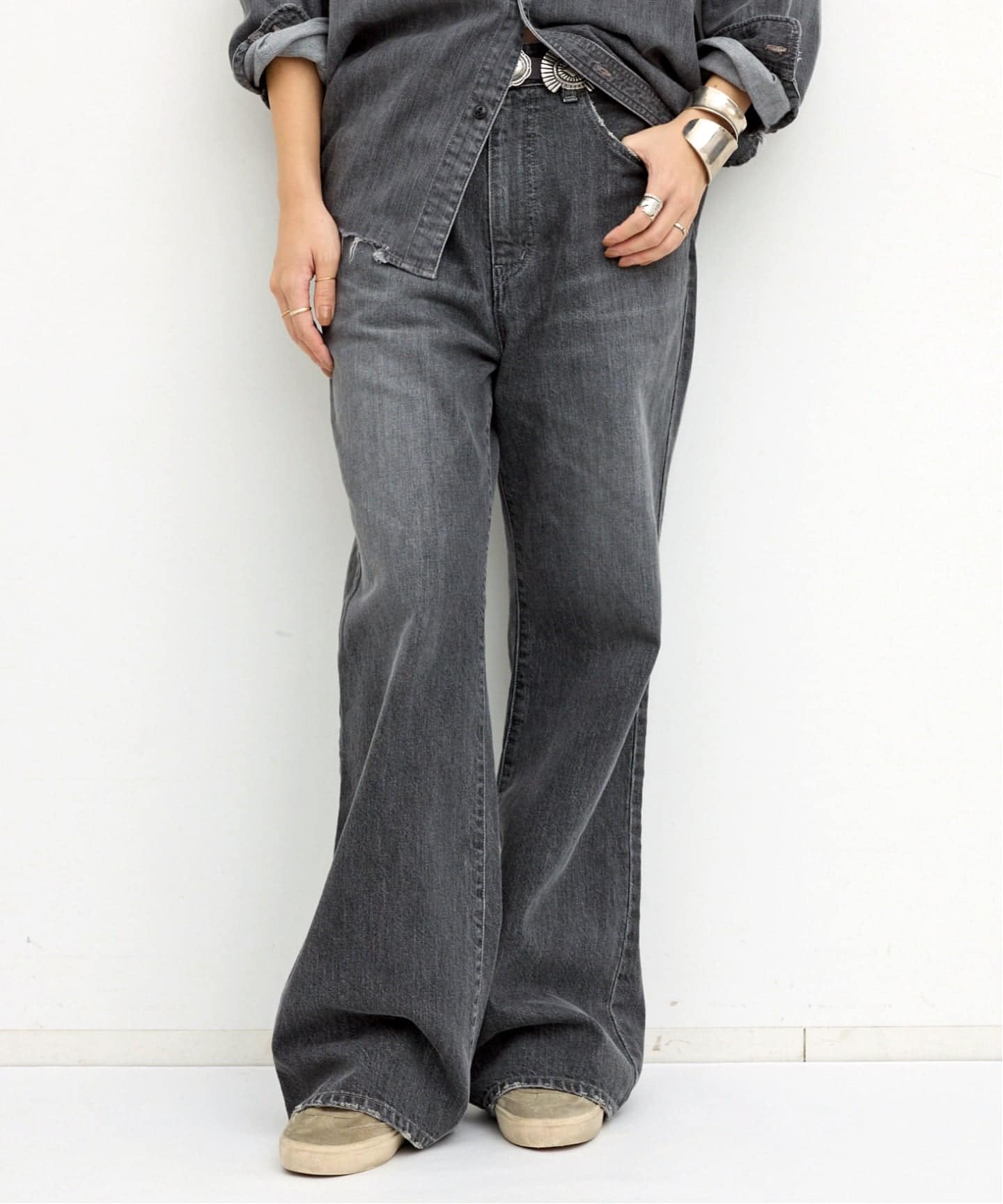 ATTICK BY JOHNBULL/アティック バイ ジョンブル】 LOOSE FLARE DENIM