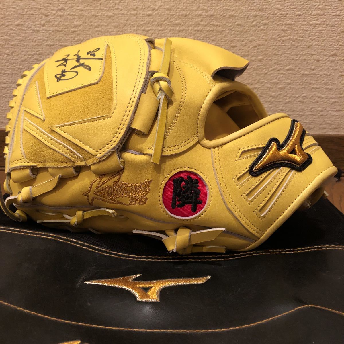 直筆サイン入り 福岡ソフトバンクホークス 大隣投手 支給品グローブ