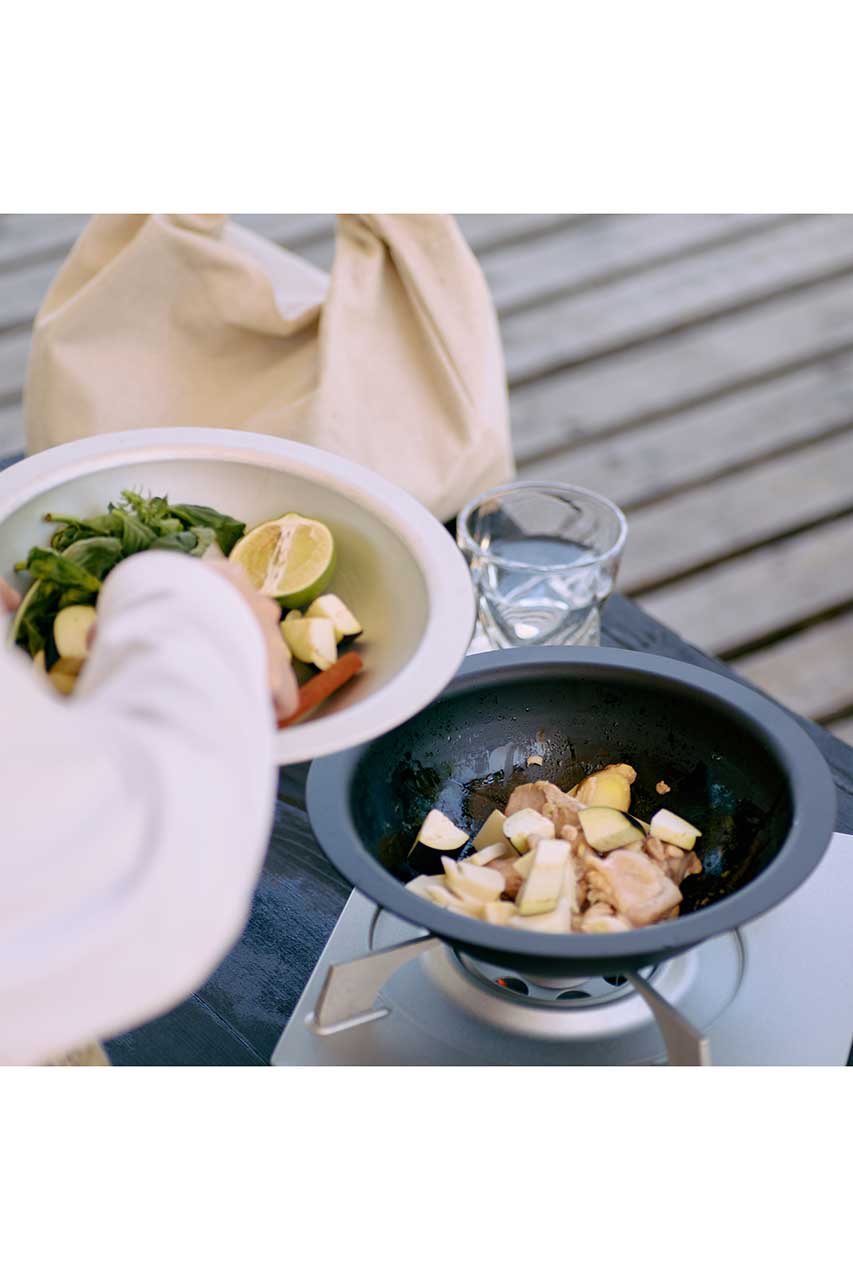 HEGE(ヘゲ)｜Φ250直火深鍋 -Take HEGE Outside-/ブラック の通販