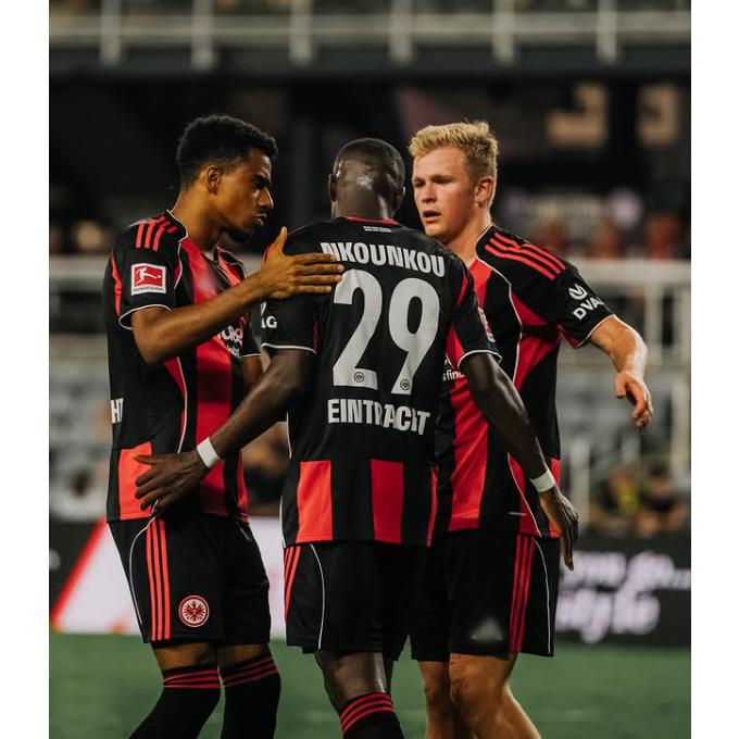 1セットから販売☆フランクフルトホーム 2025-2026年 モデル 25/26