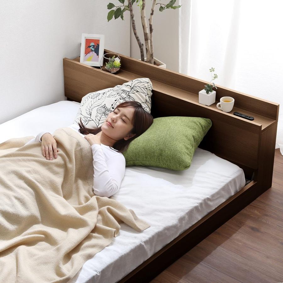 ニトリ（NITORI） ベッド ダブル 宮・コンセント付き北欧調フロア