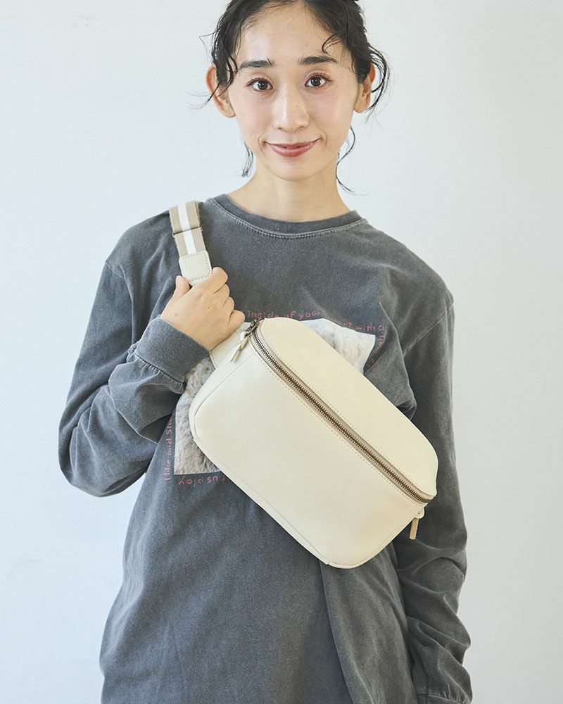 ごきげんな暮らしをくれる防水レザーバッグ「All story ボディバッグ