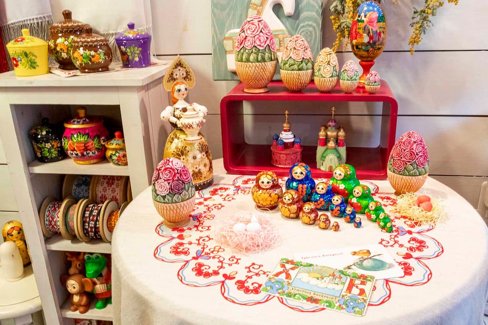 マトリョーシカが200種以上！好きな表情を見つけて 神戸・異人館通りに