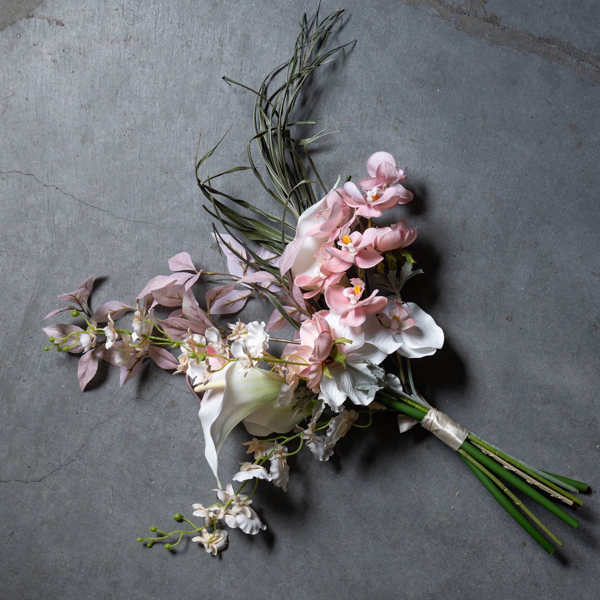 アーティフィシャルフラワー ホワイト×ピンクのナチュラルブーケ