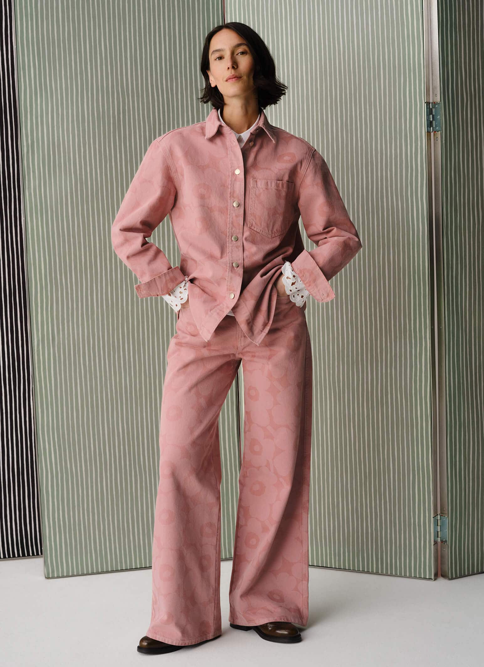 Tiiliskivi トレイ 65cm | Armi Ratia | Marimekko (マリメッコ) 日本