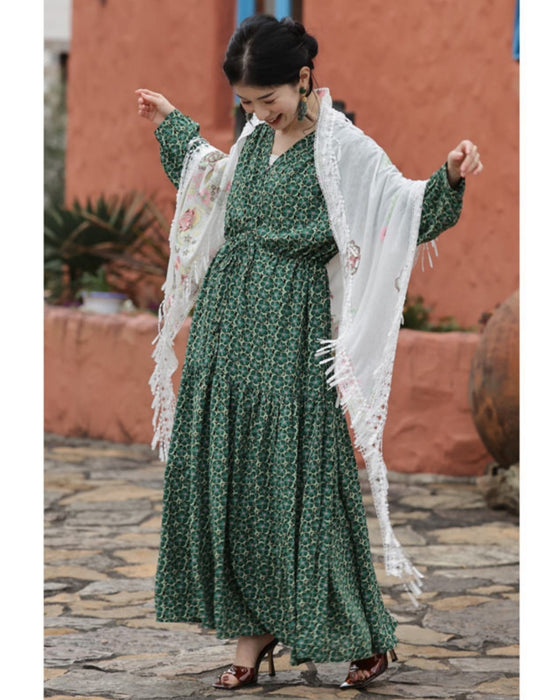 HERMES 花柄三角ストール ピンク・グリーン カワイイ CAWAII 立体の花