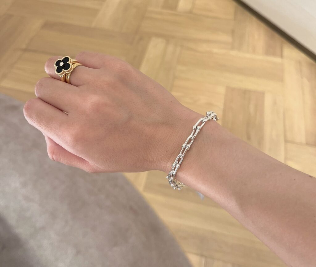 Tiffany ハードウェア ブレスレット スモール マイクロ 太さはどれを