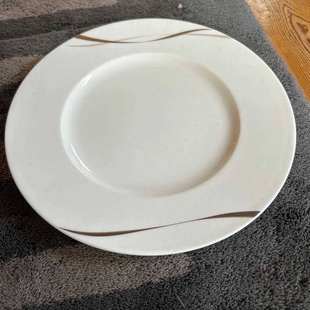 NARUMI ボーンチャイナ27㎝プレート　10枚　日本製 NARUMI ボーンチャイナ27㎝プレート 10枚 日本製 - メルカリ