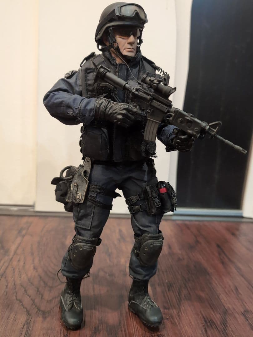 さ*ら様 ・SWAT フィギュア ・ホットトイズ ・1/6スケール さ*ら様 ・SWAT フィギュア ・ホットトイズ ・1/6スケール - メルカリ