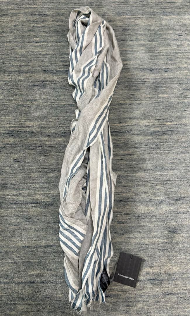 【新品未使用】エルメネジルドゼニア　ストール　カシミヤ・シルク混　グレー Ermenegildo Zegna エルメネジルド ゼニア ウール100％ ライン タグ