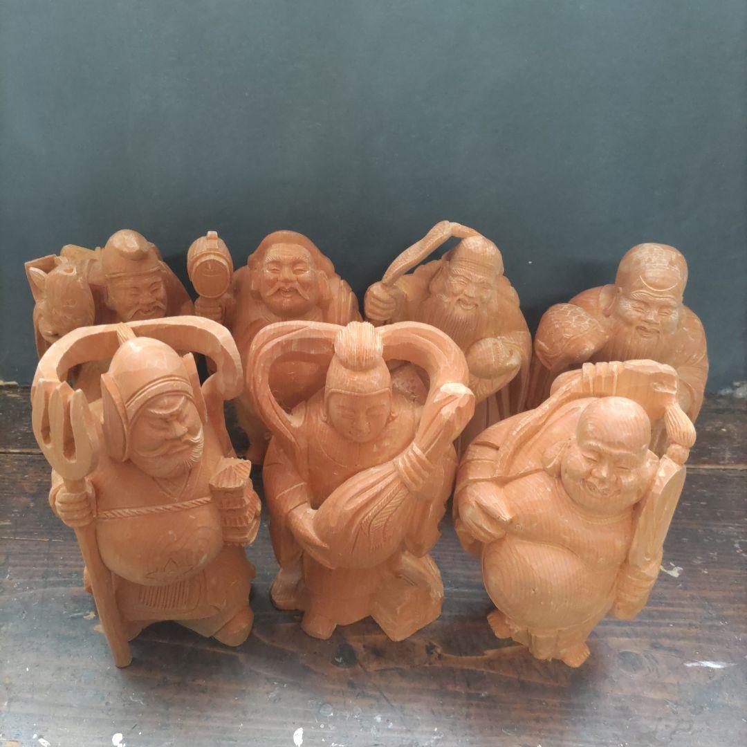 七福神木彫り　手掘り 楽天市場】木彫り 七福神 台付きセット 置物 桧製 高さ21×幅63cm