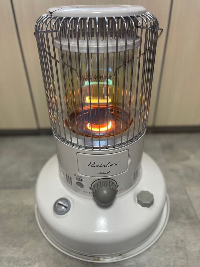 トヨトミ 対流形石油ストーブ レインボー RB-250 (W) 2021年製 Amazon | トヨトミ 対流形 石油ストーブ RB-250(R) マルーンレッド