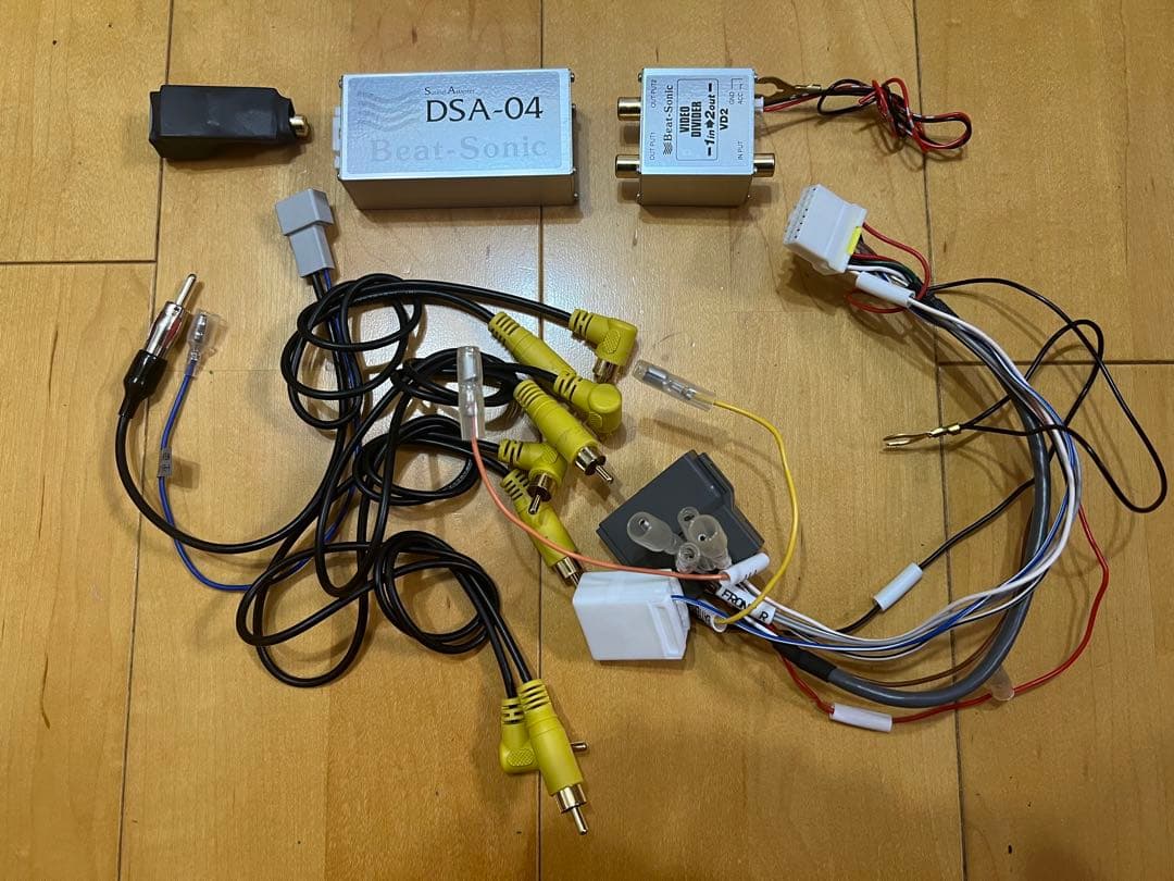 ビートソニック DSA-04 ナビ交換キット デリカd5 カメラアダプター付