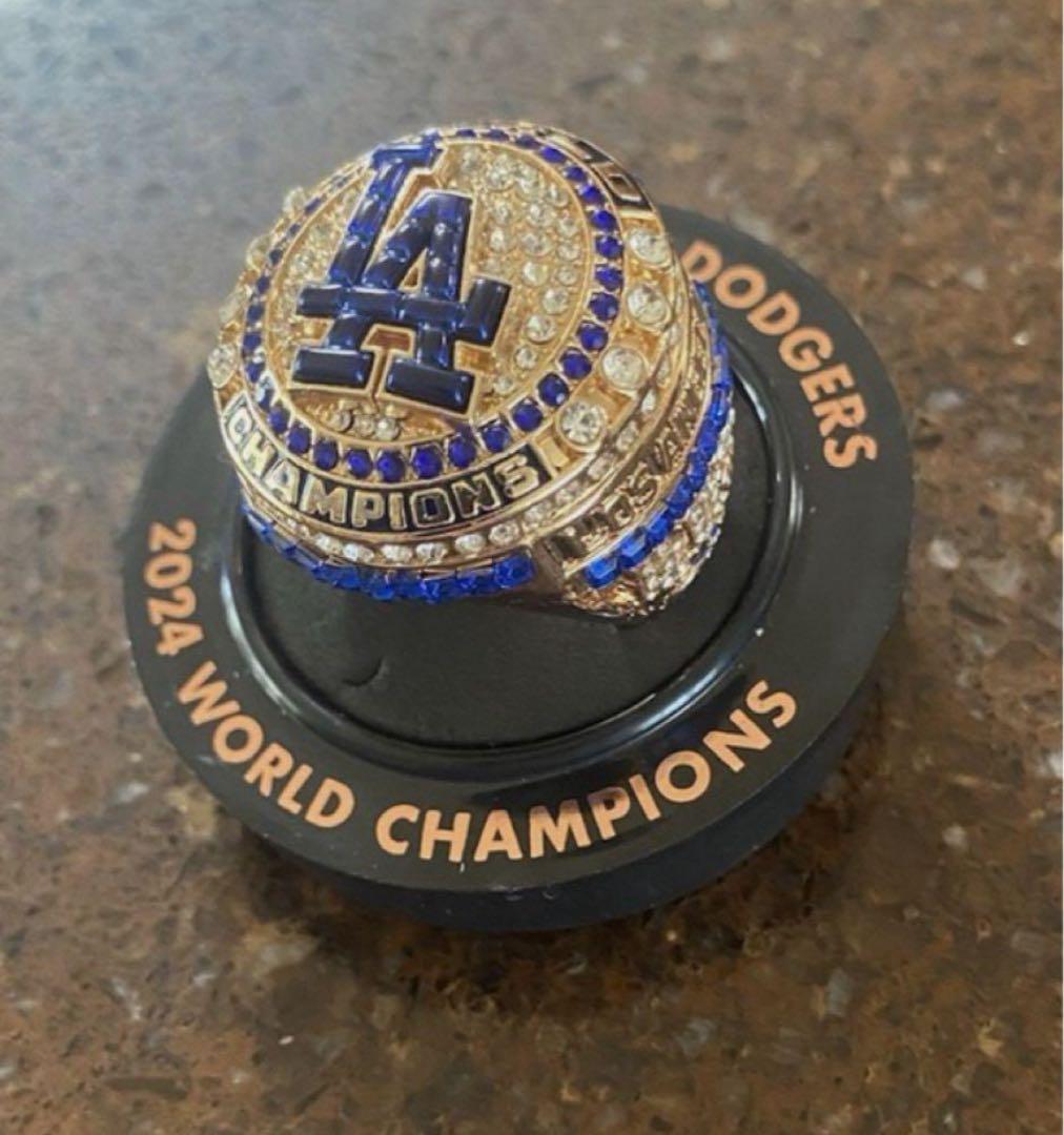 カーショー リング ワールドチャンピオン ドジャース 来場者限定 8000個