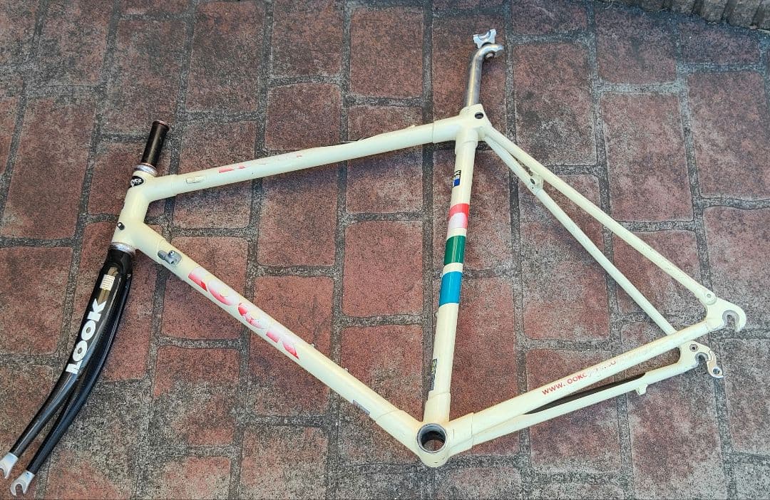 LOOK カーボン ロードバイクフレーム 旧車 BLOG 【中古ロードバイク】往年のラグドカーボンフレームを当店