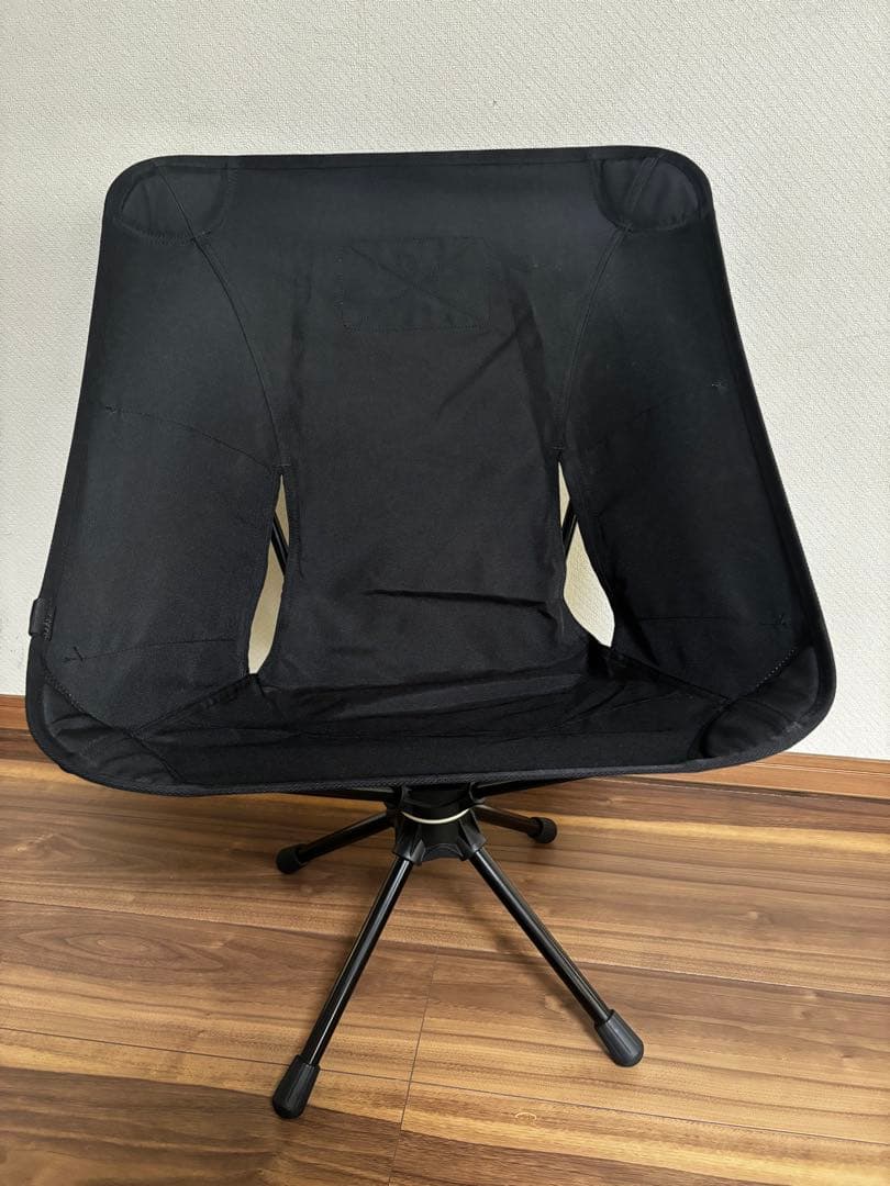 ヘリノックス（Helinox） タクティカル スイベルチェア ブラック Amazon.co.jp: Helinox (ヘリノックス) ｽｲﾍﾞﾙﾁｪｱ ﾌﾞﾗｯｸ : スポーツ