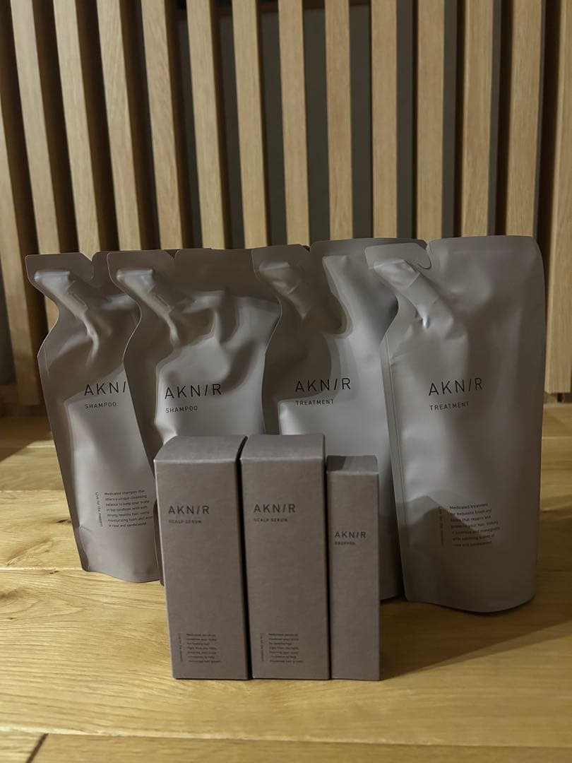 【新品未使用】アクニー シャンプーセット 薬用スカルプセラム　スポイト付 Amazon | AKNIR アクニー ヘア シャンプー トリートメント セット +