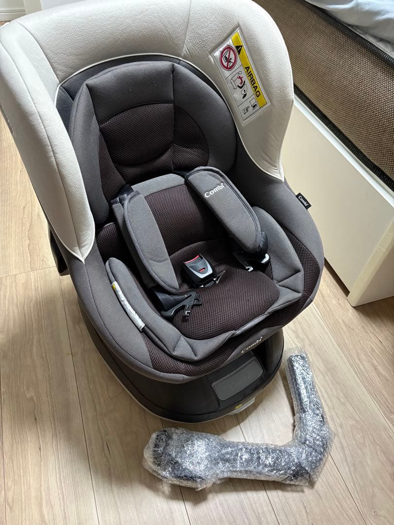 【最終値下げ】Combi 回転式チャイルドシート ブラウン combiコンビ車用回転式チャイルドシート ベビーシート ブラウン