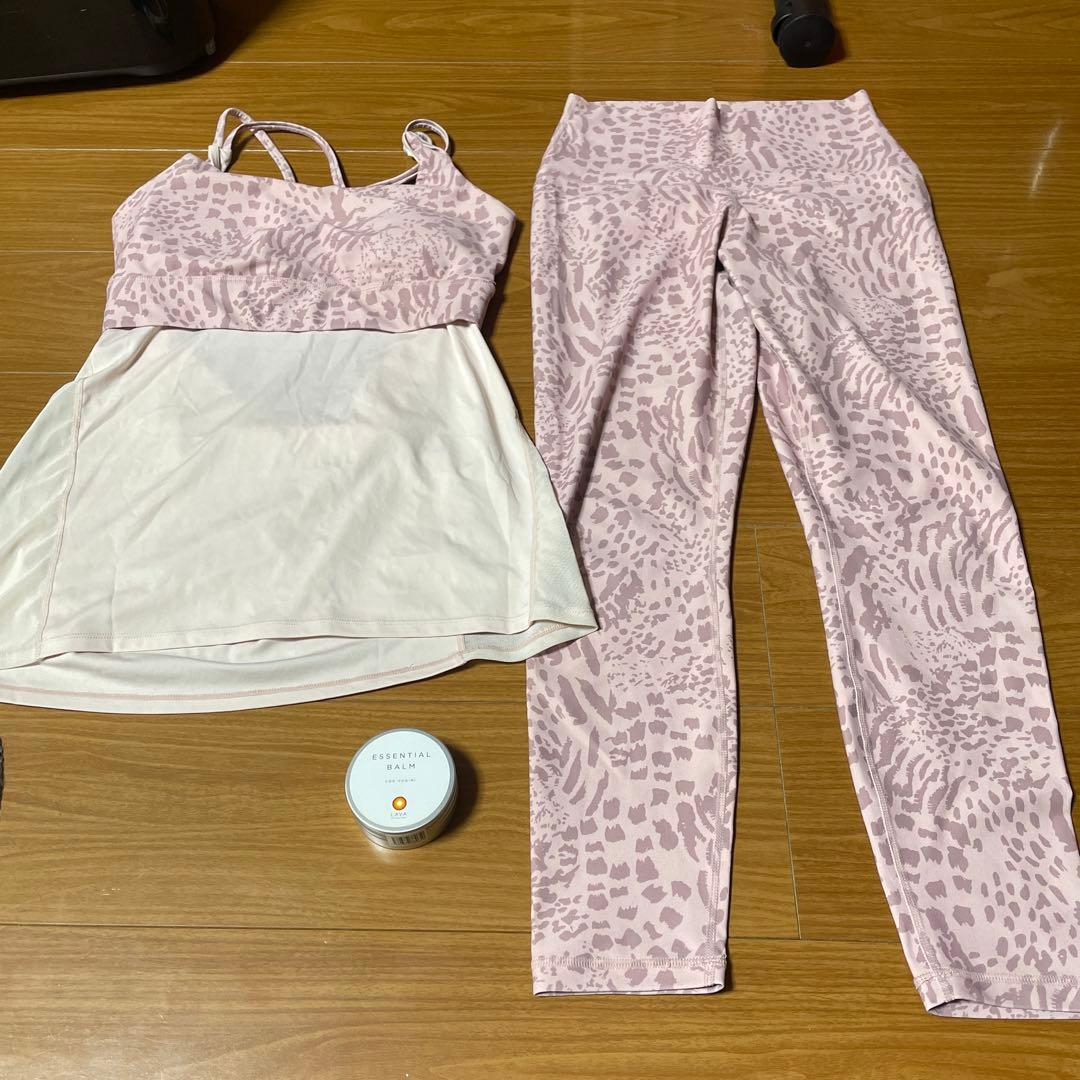 sukala 　Mサイズ　未使用　 ピンク系アニマルプリント ヨガウェア セット sukala Mサイズ 未使用 ピンク系アニマルプリント ヨガウェア セット