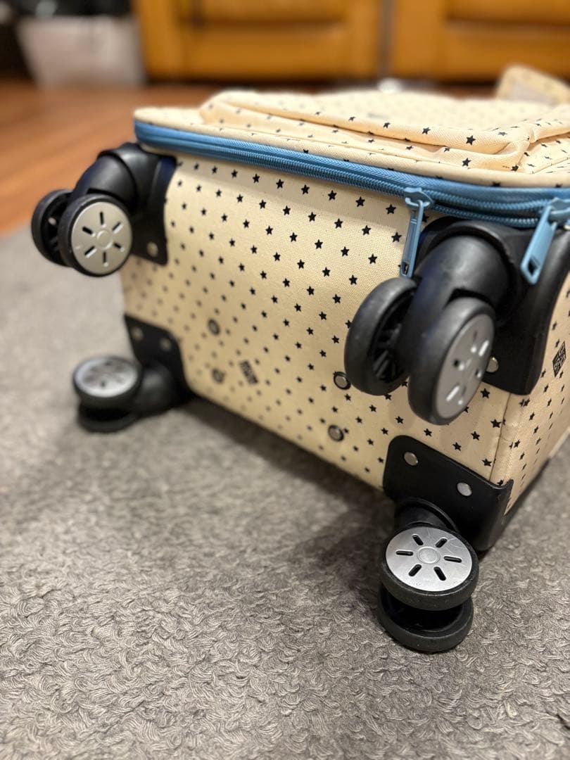 本当に 安いファッション - BONTON 星柄クリーム色キャリーケース