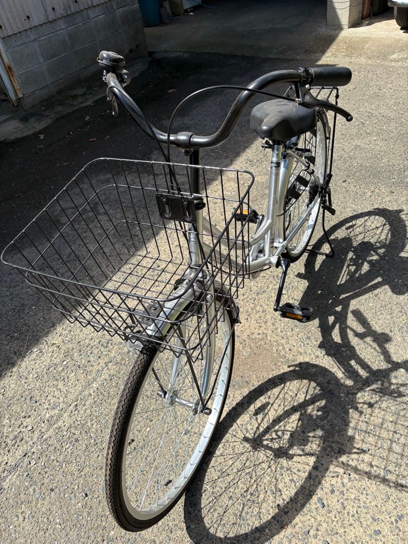 新品　シルバー シティサイクル 前カゴ付き レンタル情報|小道具のBicycleシティバイク シルバー カゴ付|EASE