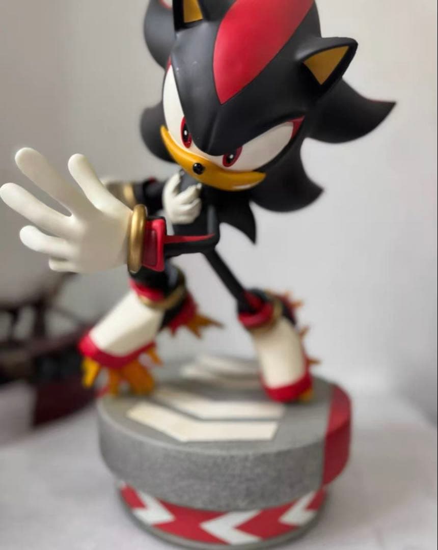 ソニック・ザ・ヘッジホッグ F4Fシャドウ·ザ·ヘッジホッグスタチューフィギュア ソニック・ザ・ヘッジホッグ/ シャドウ スタチュー